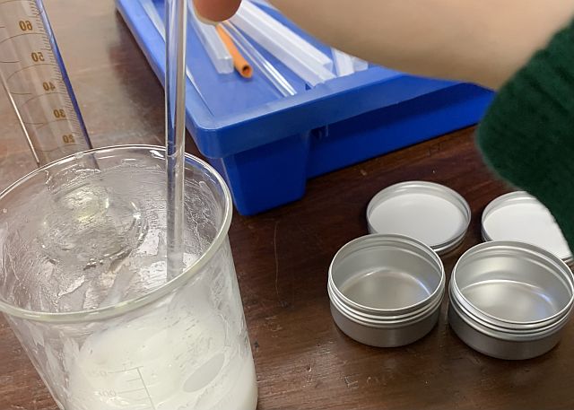 n Chemie wurde eigene Bodylotion hergestellt