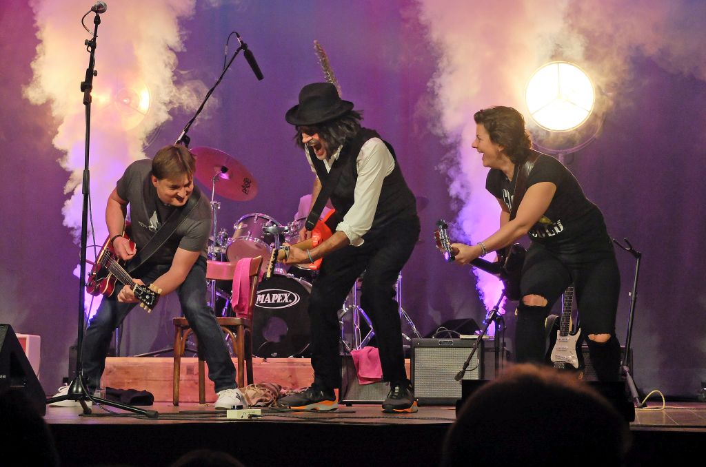Helmfried von Lüttichau rockt mit Band