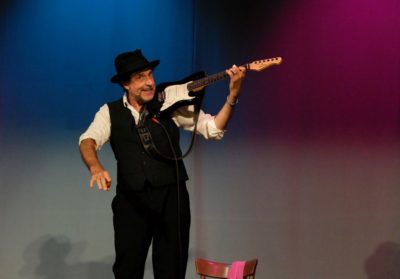 Helmfried von Lütttichau mimt den 15-Jährigen mit Geige