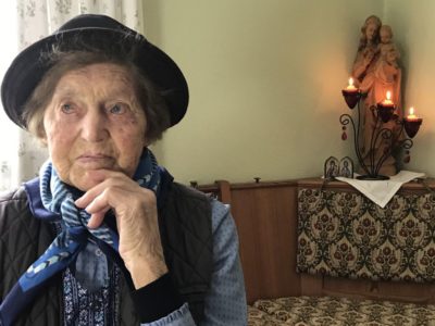 Totengräberin Rosa Wegscheider beim letzten Gespräch mit der Autorin