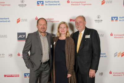 Anton Stetter, Ines Wagner, Michael Pelzer beim Wirtschaftspreis der SMG Miesbach
