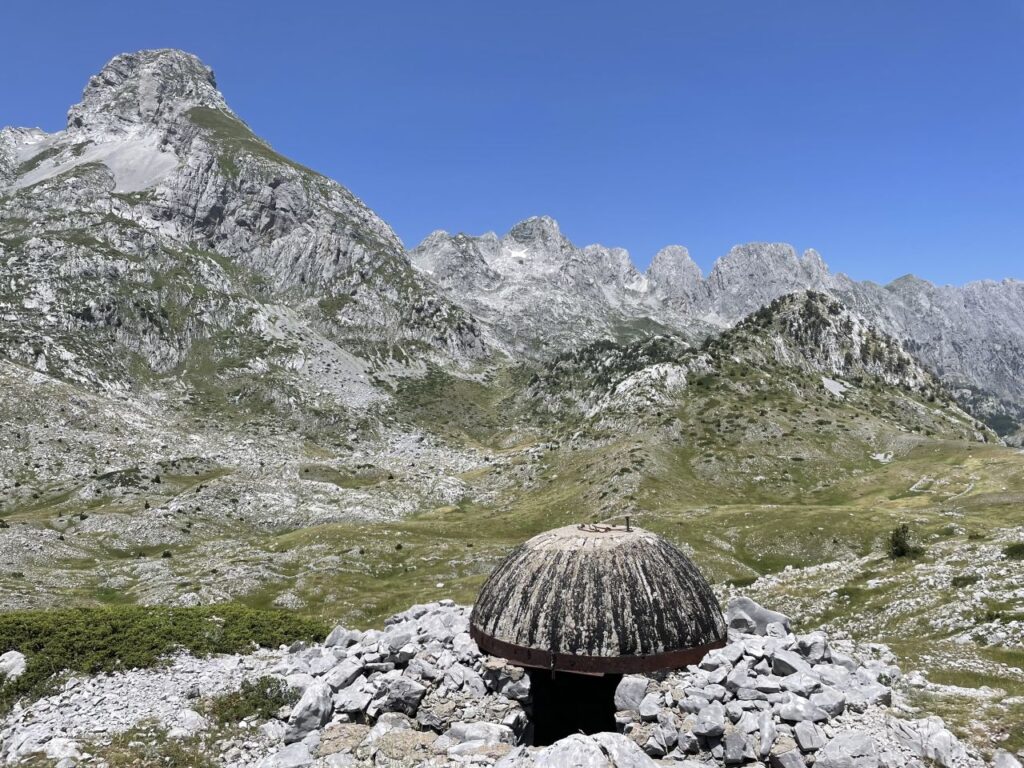 Bunker aus der Ära des Diktators Enver Hoxha