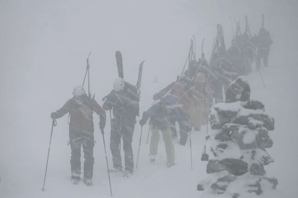 Todesfalle Haute Route - in den Bergen geht es um Leben und Tod - BR SRF/SRG/Servus TV/Arte