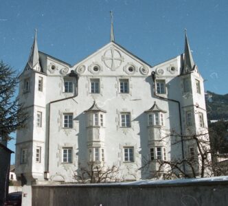 Das Fuggerhaus ist eines der wenigen Objekte, das den Brand von Schwaz unbeschadet überstanden hat.