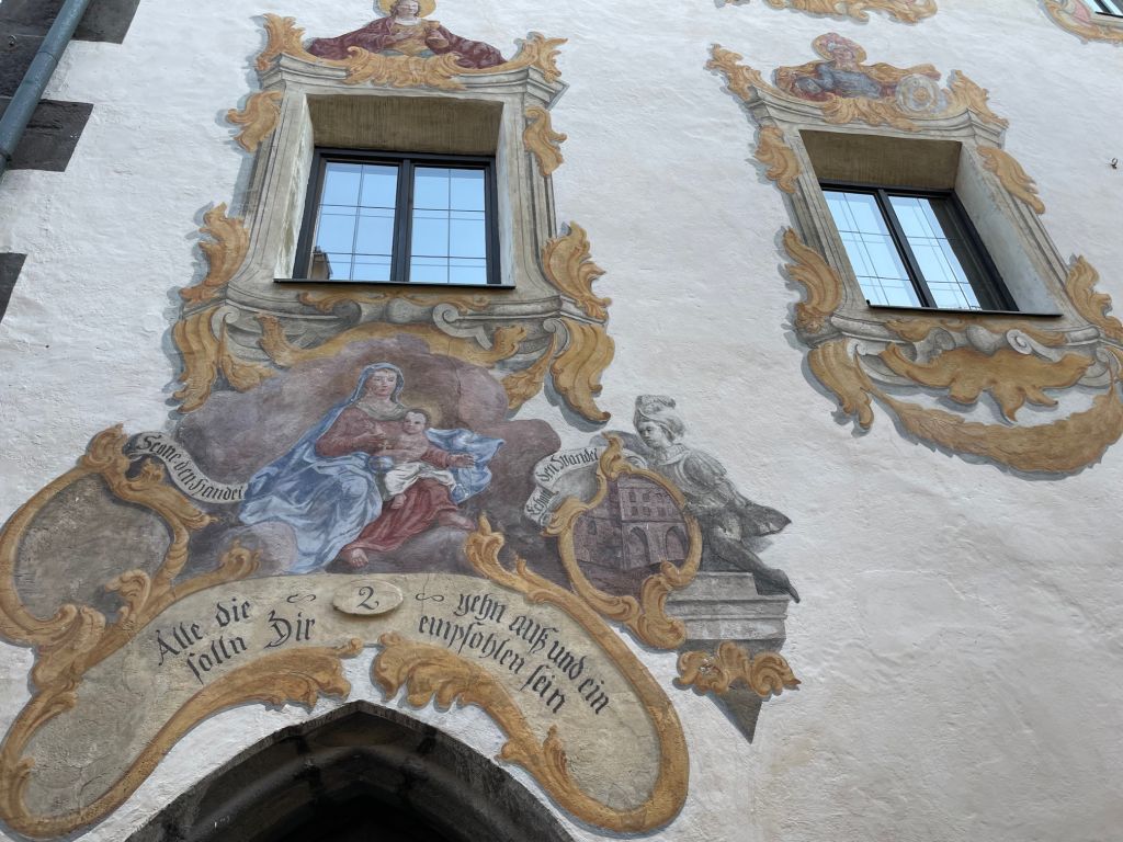 Madonna mit dem Kind am Rathaus Schwaz