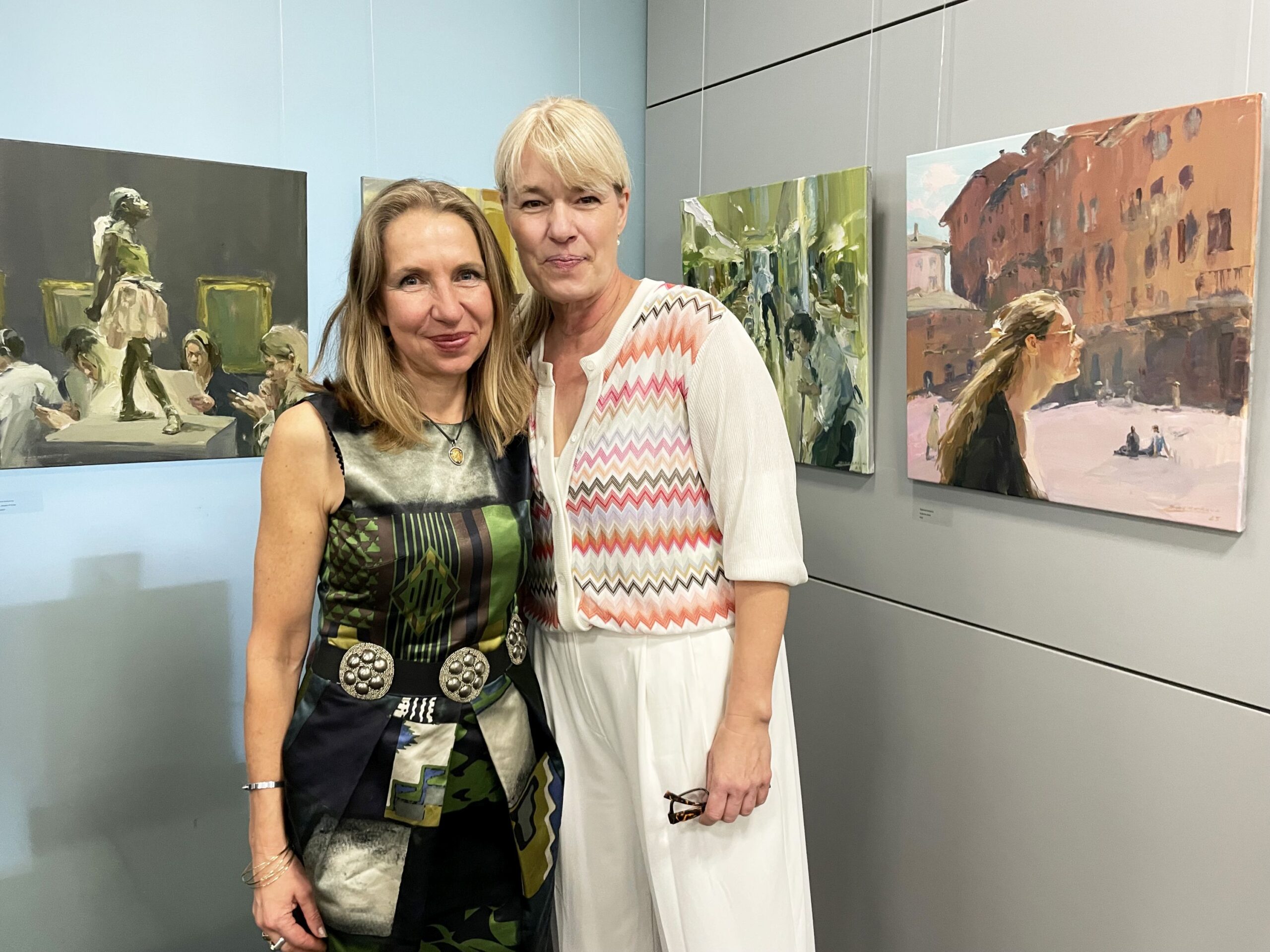 Künstlerin Ekaterina Zacharova und Kunsthistorikerin Andrea Kühnhackl