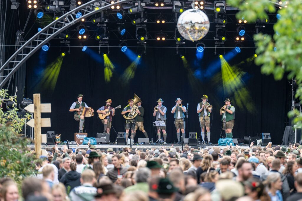 Tegernseer Tanzlmusi beim Bierle in da Sun Festival