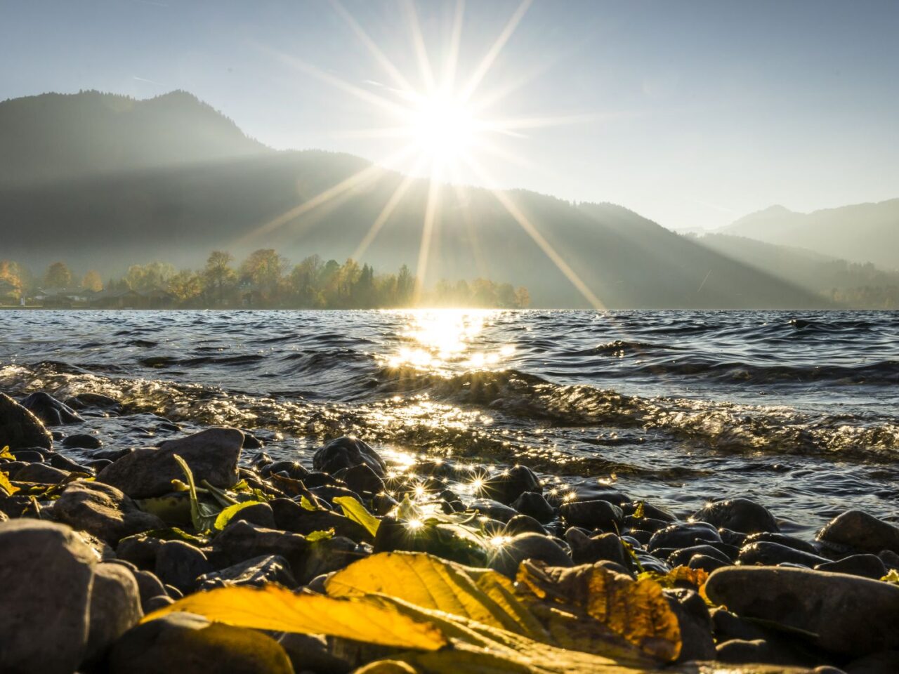 So idyllisch wie es scheint, geht es nicht immer zu am Tegernsee - zumindest im Regionalkrimi