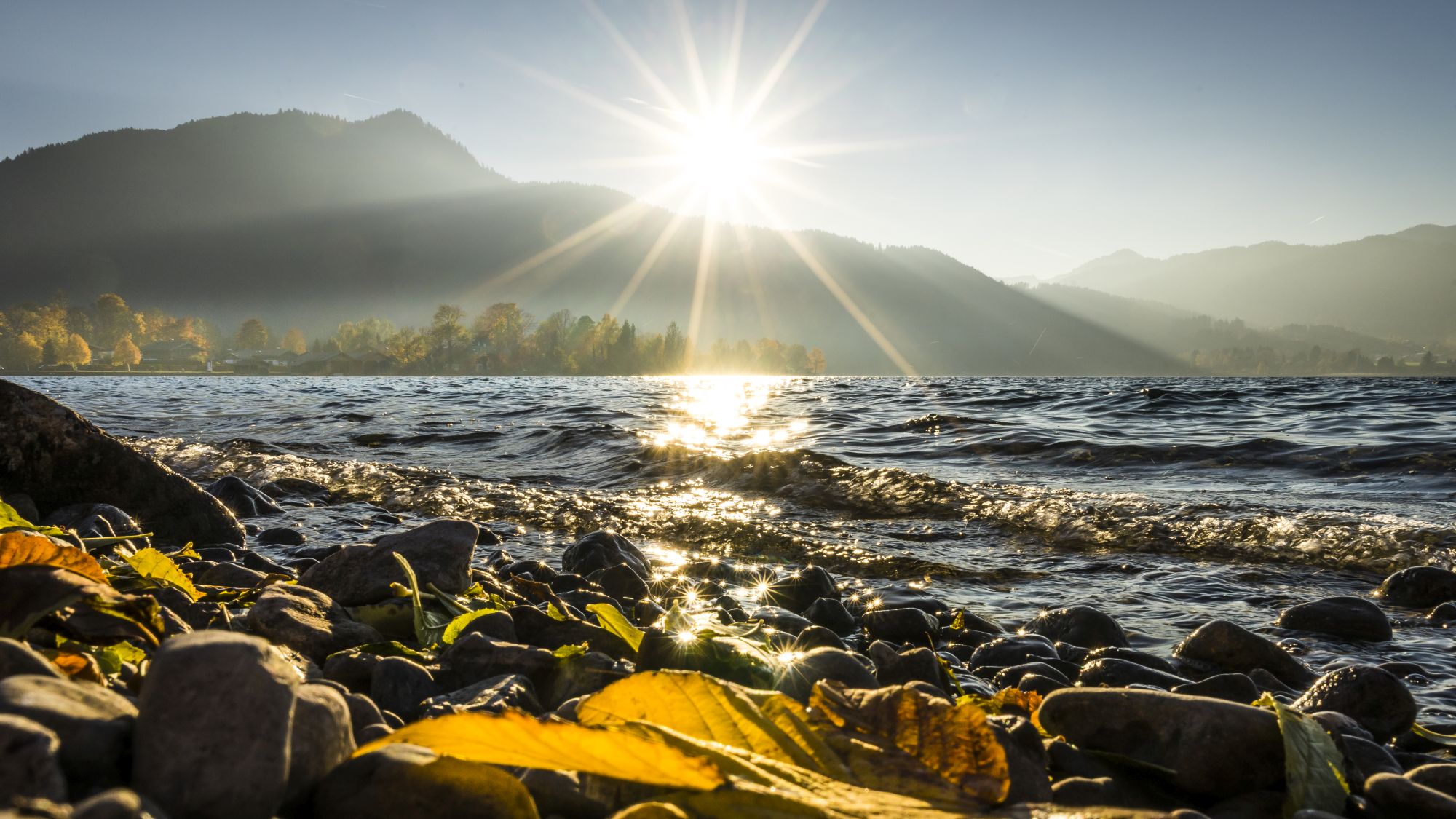 So idyllisch wie es scheint, geht es nicht immer zu am Tegernsee - zumindest im Regionalkrimi